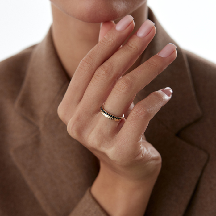 Sıralı Kalp Siyah Taşlı Yüzük - Gökhan Bera