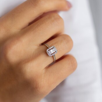 Sonsuz Parıltı Baget Taşlı Yüzük - Oragold Orhan