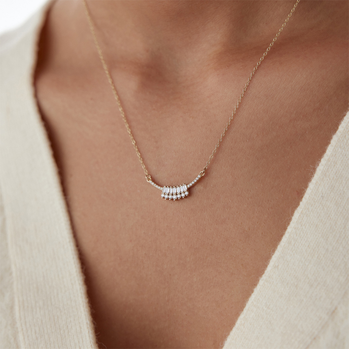 Taç Sıra Taşlı Baget Kolye - Rayna