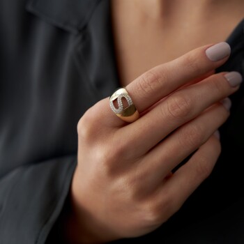 Taşlı Bombe Harf Yüzük - CNR