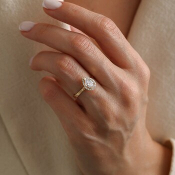 Taşlı Çerçeve Damla Tektaş Yüzük - Oragold Orhan