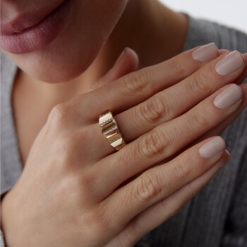 Taşlı Kabartma Yüzük - CNR