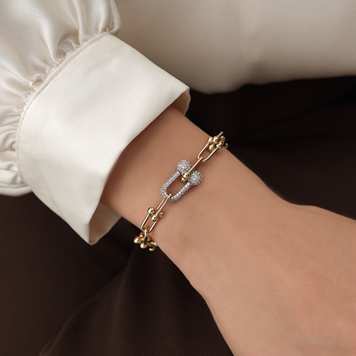 Taşlı Klips Detaylı Ataç Altın Bileklik - Tuana