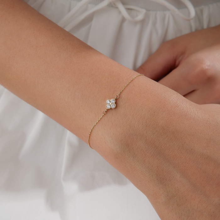 Taşlı Yonca Figürlü Altın Bileklik - Rayna