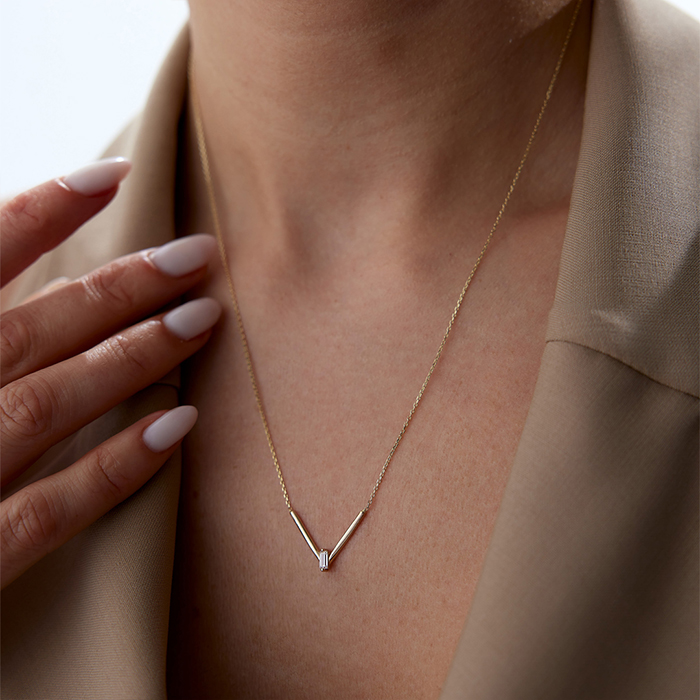 Tek Bagetli V Kolye - Rayna