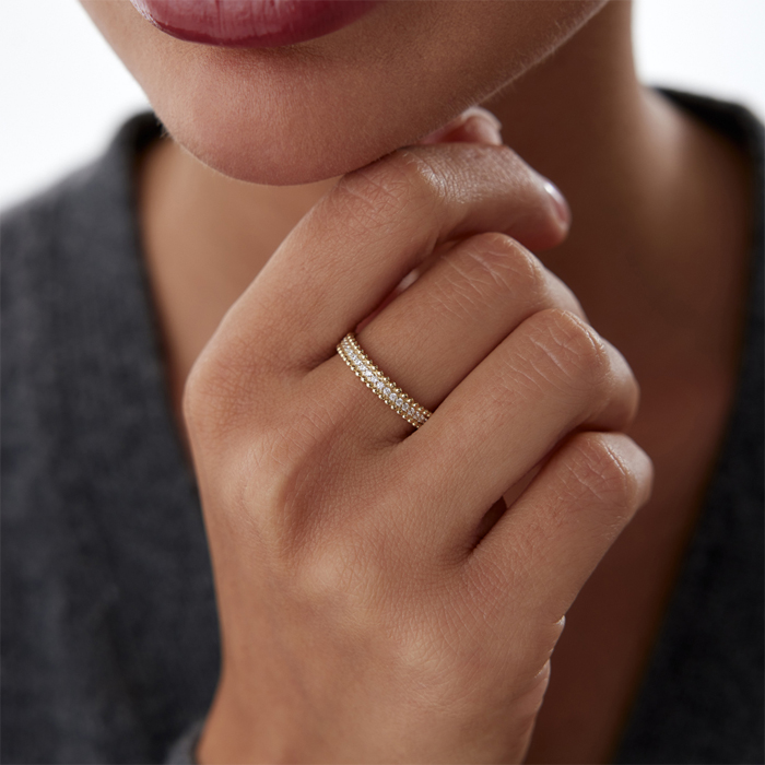 Top Kenarlı Beyaz Sıra Taşlı Yüzük - Özer