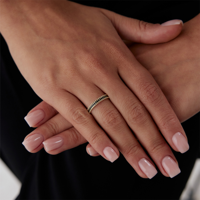 Top Kenarlı Siyah Sıra Taşlı Yüzük - Özer (1)