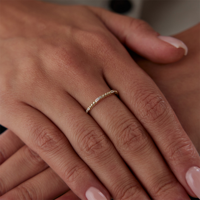 Üç Nokta Üç Taş Sıra Yüzük - Nüans (1)