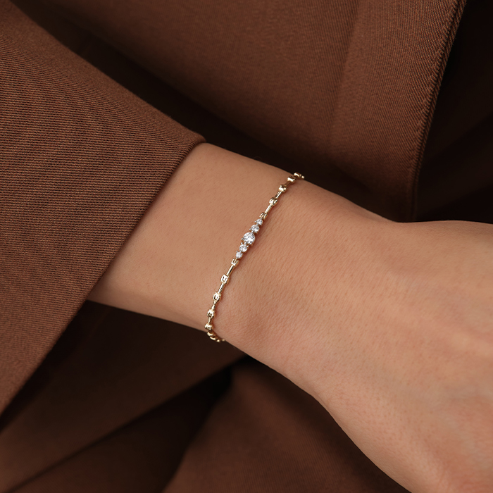 Üçlü Taş Geçişli Altın Bileklik - Garo