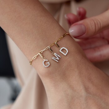 Üçlü Taşlı Charm Harf Bileklik - RİTİM