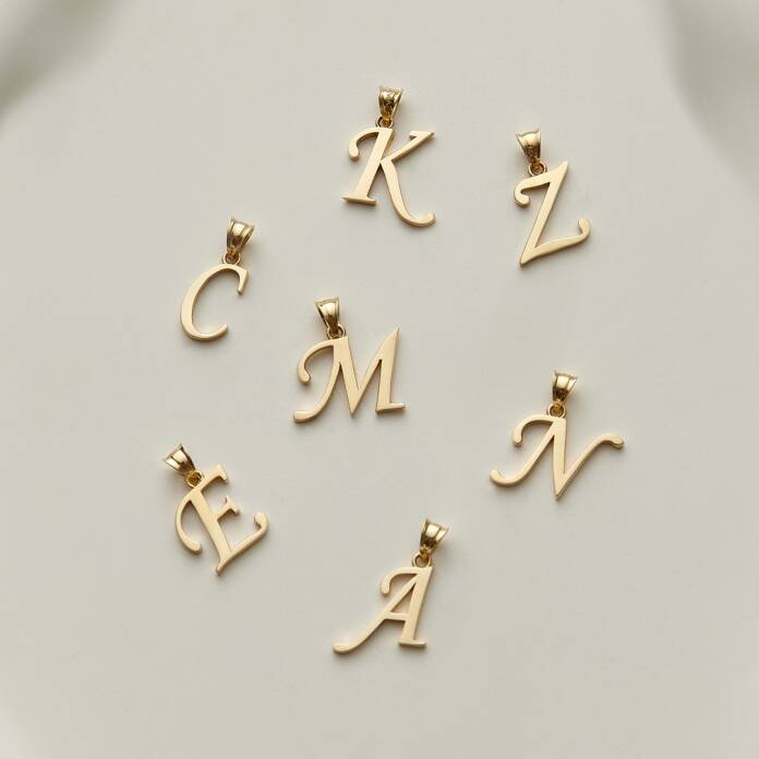 Yalın İtalik Harf Kolye Ucu - 1