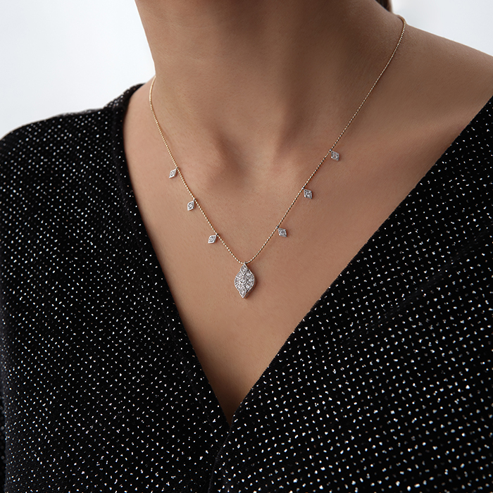 Yaprak Formlu Taşlı Altın Kolye - Cemart (1)