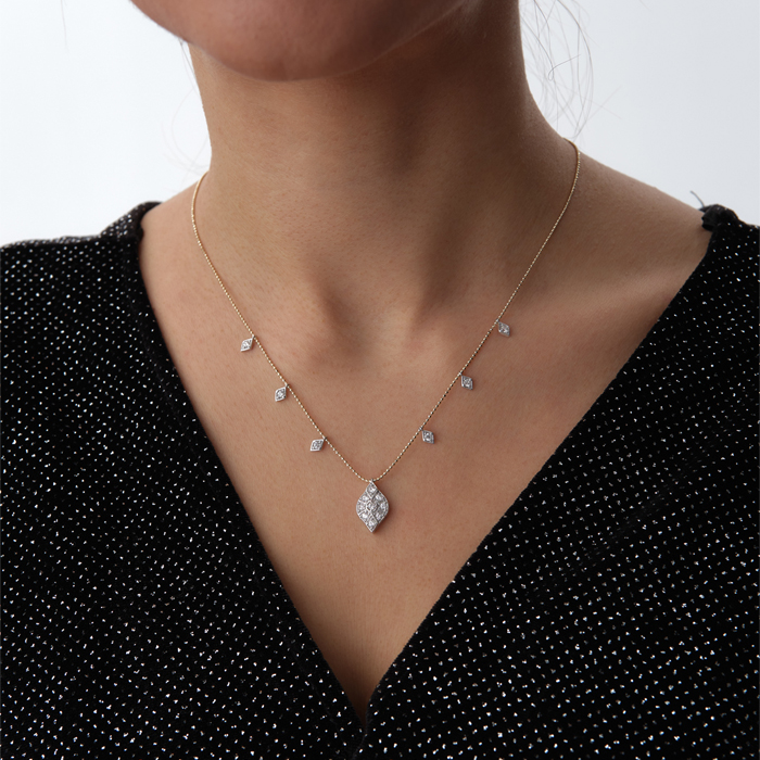 Yaprak Formlu Taşlı Altın Kolye - Cemart