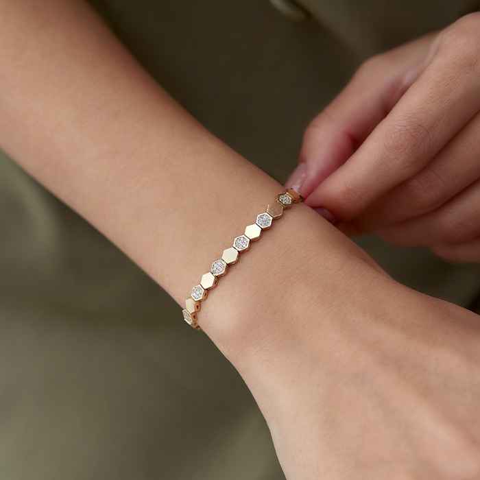 Yarım Taşlı Sıra Altıgen Bileklik - Rayna