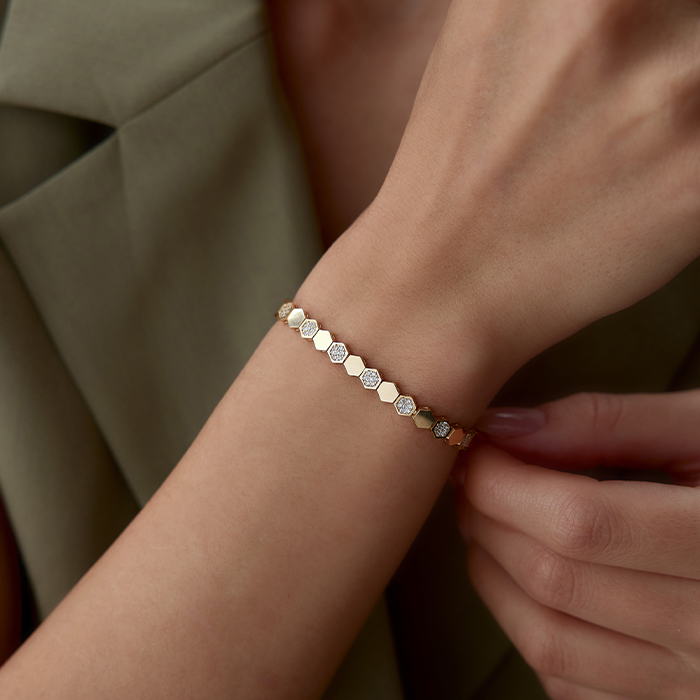 Yarım Taşlı Sıra Altıgen Bileklik - Rayna (1)