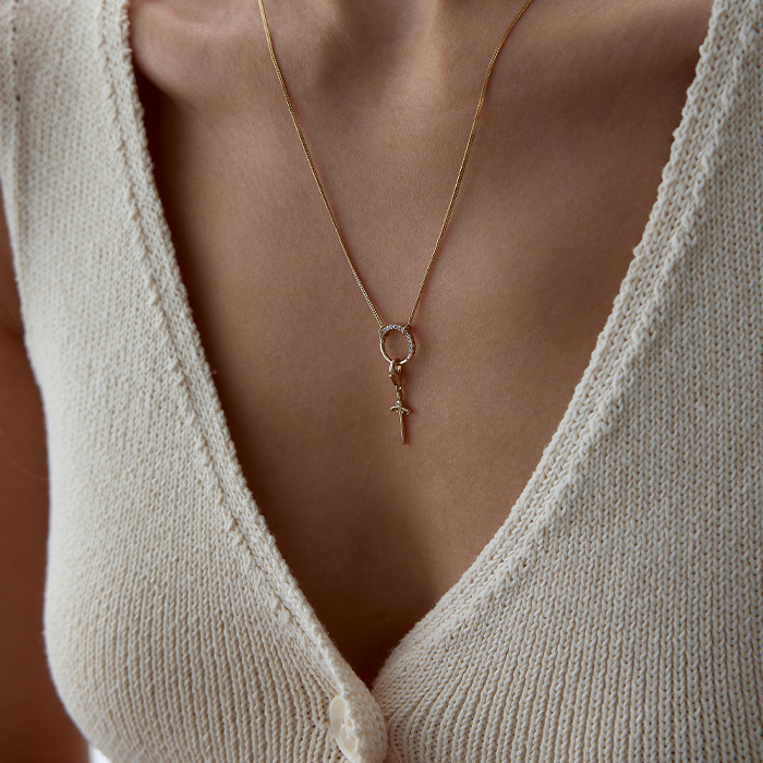 Yarım Tur Taşlı Charm Halkalı Kılıç Kolye - 3