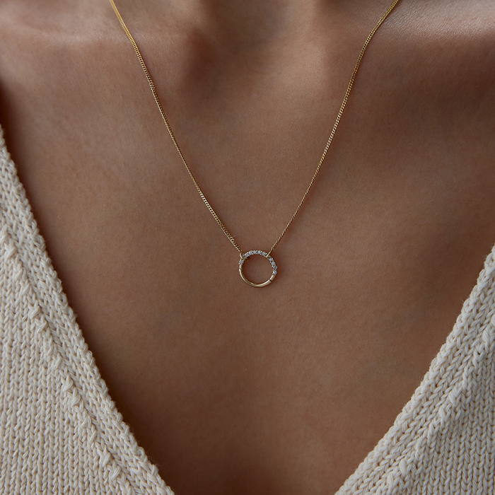 Yarım Tur Taşlı Charm Kolye - Alen (1)