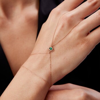 Yeşil Gözlü Şahmeran - Cemart