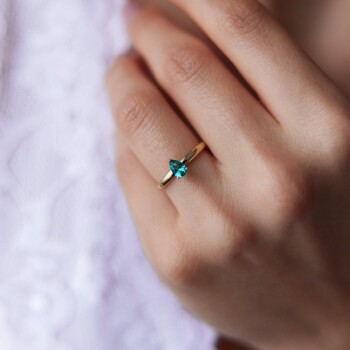 Yeşil Taşlı Damla Yüzük - Rayna