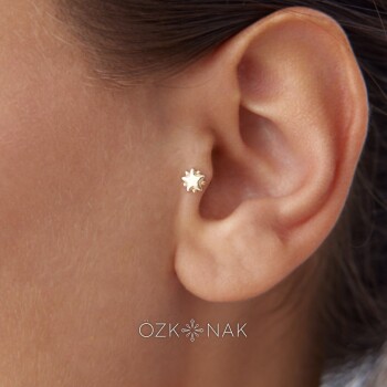 Yıldız Çevreli Tragus Piercing - 3
