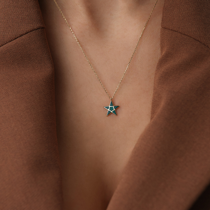 Yıldız Figürlü Yeşil Taşlı Altın Kolye - Cemart