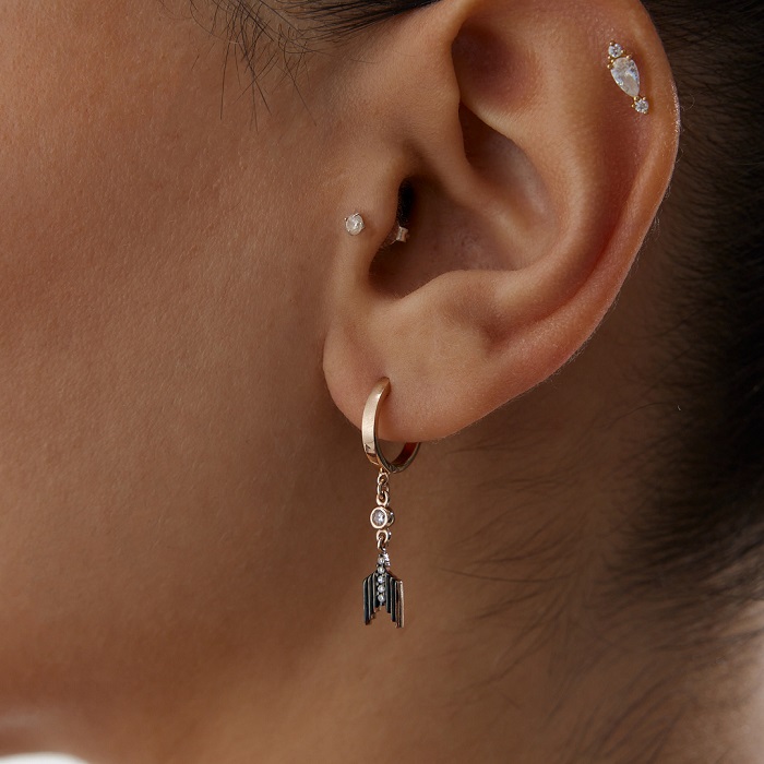 Yukarı Yön Sallantılı Küpe - Alen (1)